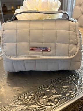New Tartan+Twine Quilted Light Gray Top-Handle Cosmetic/ Travel Case